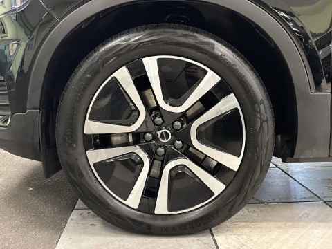 Volvo XC40 B3 G Momentum Pro Auto 120 kW (163 CV)