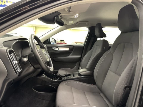 Volvo XC40 B3 G Momentum Pro Auto 120 kW (163 CV)