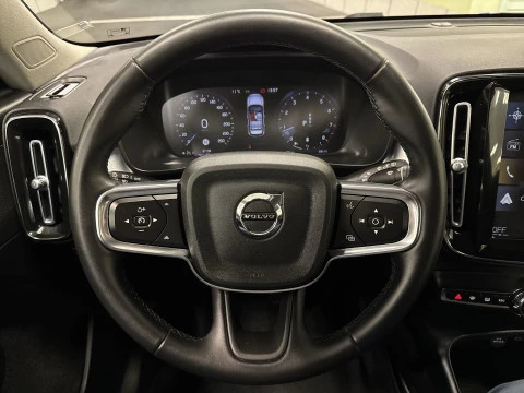 Volvo XC40 B3 G Momentum Pro Auto 120 kW (163 CV)