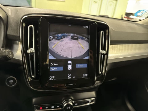 Volvo XC40 B3 G Momentum Pro Auto 120 kW (163 CV)