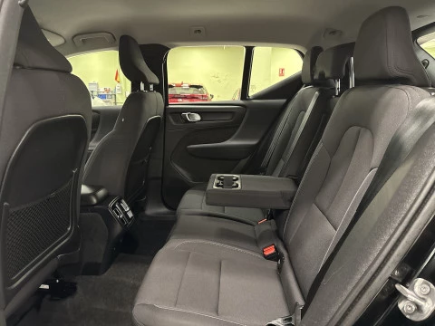 Volvo XC40 B3 G Momentum Pro Auto 120 kW (163 CV)