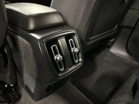 Volvo XC40 B3 G Momentum Pro Auto 120 kW (163 CV)