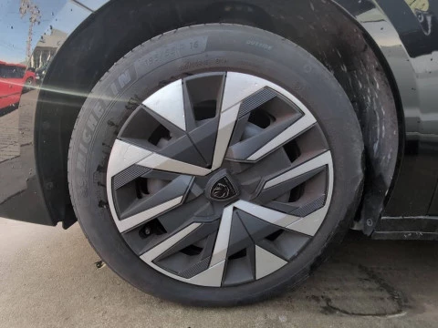 Peugeot 208 Active Puretech 100