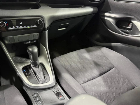 Toyota Yaris ACTIVE PLUS