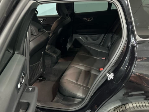 Volvo V60 2.0 B4 P PLUS DARK AUTO 197 5P