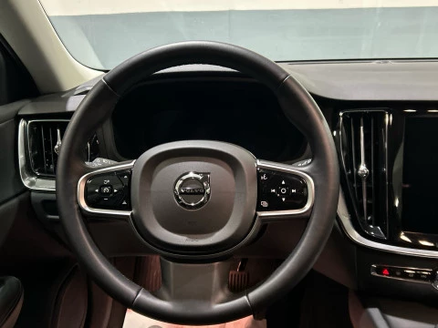 Volvo V60 2.0 B4 P PLUS DARK AUTO 197 5P