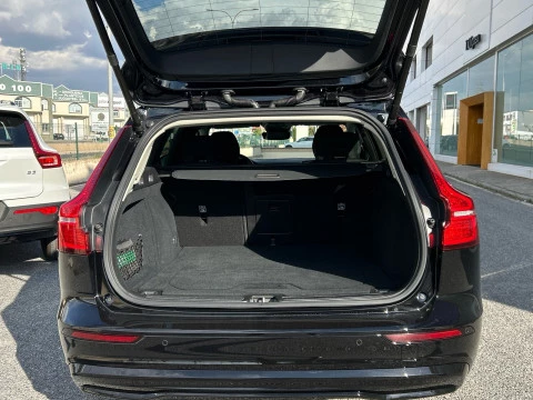 Volvo V60 2.0 B4 P PLUS DARK AUTO 197 5P
