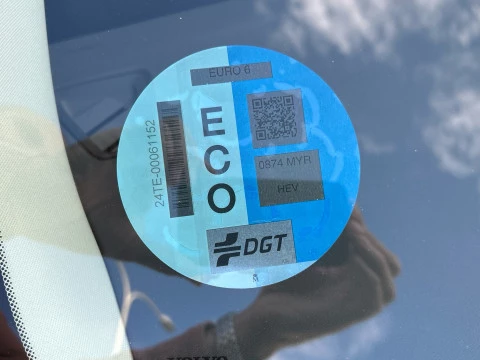 Volvo V60 2.0 B4 P PLUS DARK AUTO 197 5P