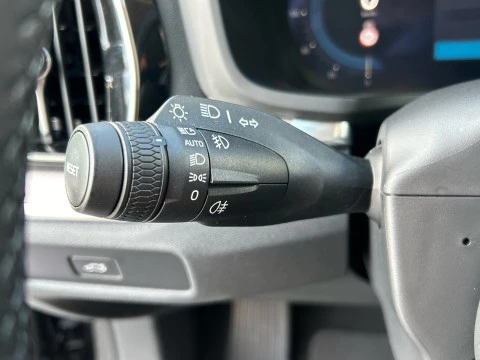 Volvo V60 2.0 B4 P PLUS DARK AUTO 197 5P