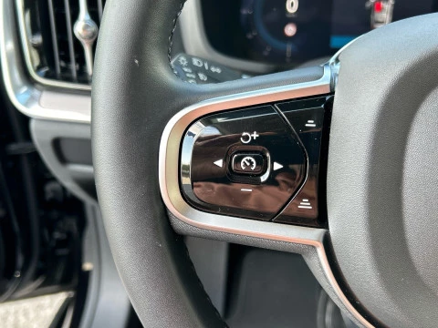 Volvo V60 2.0 B4 P PLUS DARK AUTO 197 5P