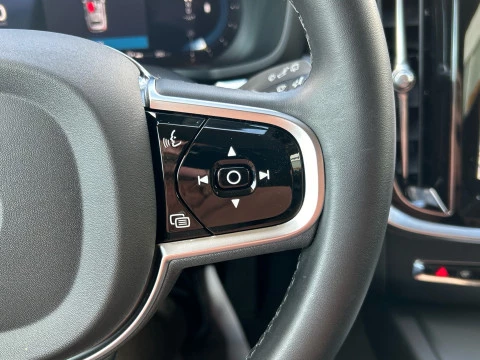 Volvo V60 2.0 B4 P PLUS DARK AUTO 197 5P