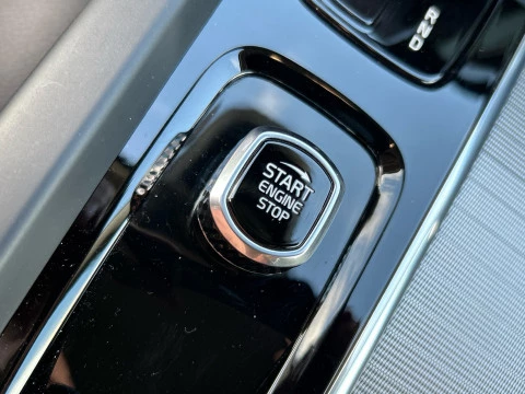 Volvo V60 2.0 B4 P PLUS DARK AUTO 197 5P