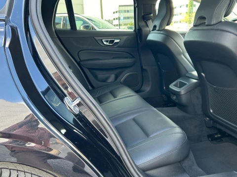 Volvo V60 2.0 B4 P PLUS DARK AUTO 197 5P
