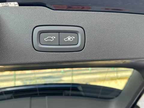 Volvo V60 2.0 B4 P PLUS DARK AUTO 197 5P