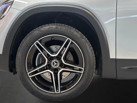 Mercedes-Benz GLB  200 d