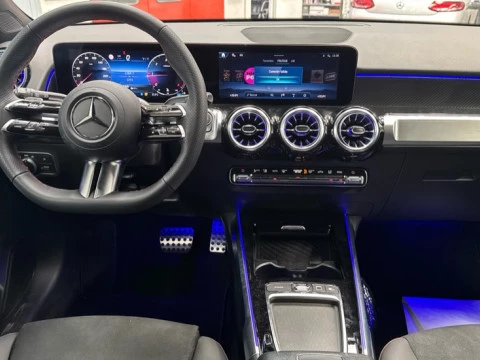 Mercedes-Benz GLB  200 d