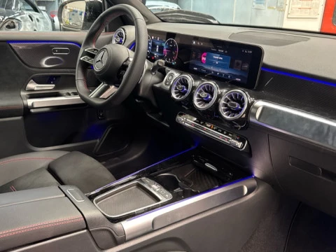 Mercedes-Benz GLB  200 d