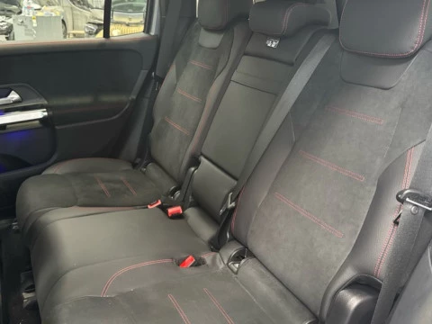 Mercedes-Benz GLB  200 d