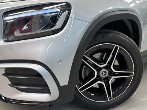 Mercedes-Benz GLB  200 d