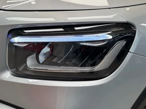 Mercedes-Benz GLB  200 d