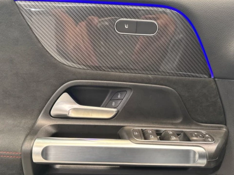 Mercedes-Benz GLB  200 d