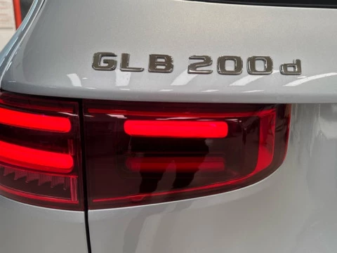 Mercedes-Benz GLB  200 d
