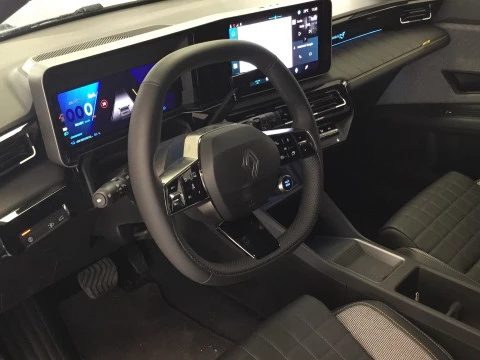 Renault 4 E-Tech Renault  Iconiq autonomia confort 110kW