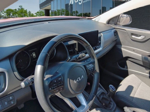 Kia Stonic 1.0 T-GDi 74kW (100CV) MHEV iMT Concept