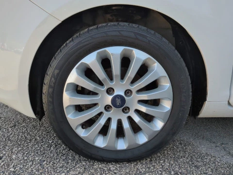 Ford KA 1.2 Titanium+