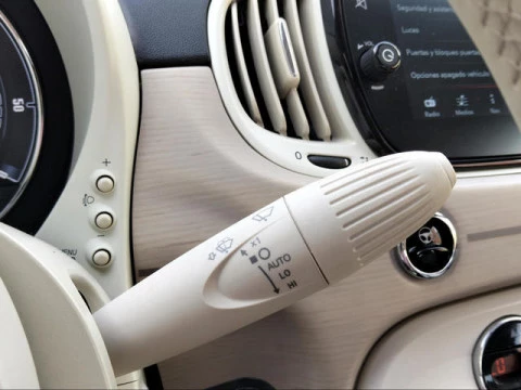 Fiat 500C 1.0 Hybrid Dolcevita 51 kW (70 CV)