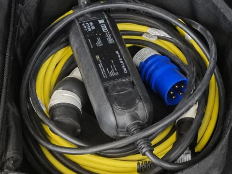 Cables de conexión eléctricos del Audi Q3 45 TFSI E 180kW S tronic S Line (145 CV).