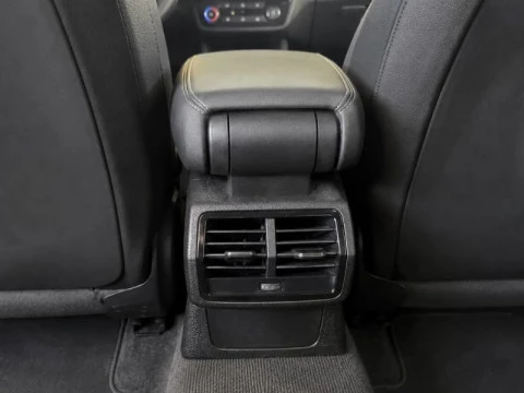 Salida aire trasera del Audi Q3 45 TFSI E 180kW S tronic S Line (145 CV).