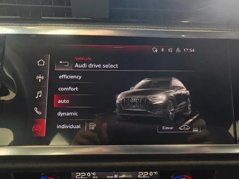 Cuadro digital central del Audi Q3 45 TFSI E 180kW S tronic S Line (145 CV).