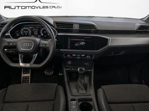 Salpicadero del Audi Q3 45 TFSI E 180kW S tronic S Line (145 CV).