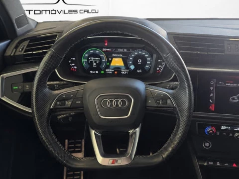 Volante multifunción del Audi Q3 45 TFSI E 180kW S tronic S Line (145 CV).