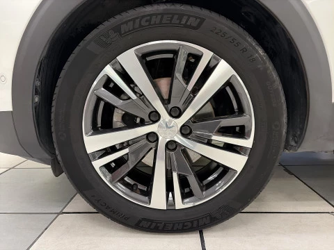 Peugeot 3008 BlueHDi 130 SANDS Allure Pack EAT8 96 kW (130 CV)