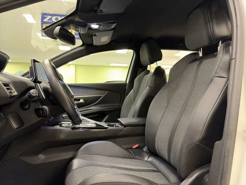 Peugeot 3008 BlueHDi 130 SANDS Allure Pack EAT8 96 kW (130 CV)