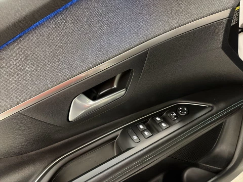 Peugeot 3008 BlueHDi 130 SANDS Allure Pack EAT8 96 kW (130 CV)