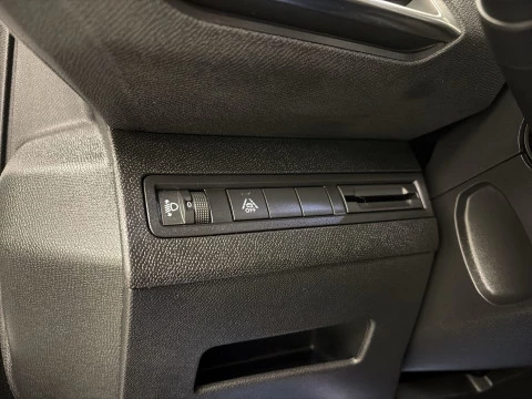 Peugeot 3008 BlueHDi 130 SANDS Allure Pack EAT8 96 kW (130 CV)
