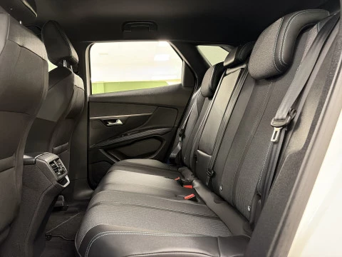 Peugeot 3008 BlueHDi 130 SANDS Allure Pack EAT8 96 kW (130 CV)