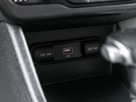 Kia Niro 1.6 GDi HEV 104kW (141CV) Concept