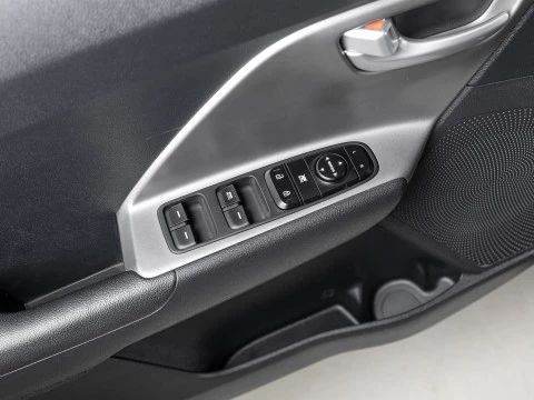 Kia Niro 1.6 GDi HEV 104kW (141CV) Concept