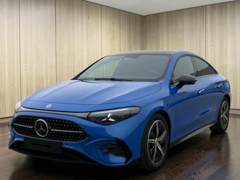 Mercedes-Benz CLA  180 con tecnologia hibrida