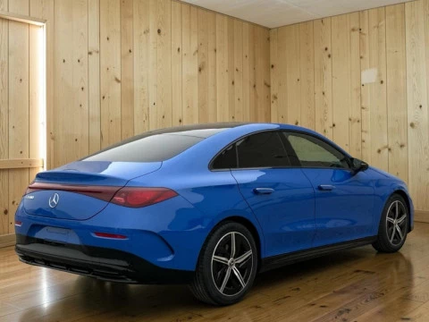 Mercedes-Benz CLA  180 con tecnologia hibrida