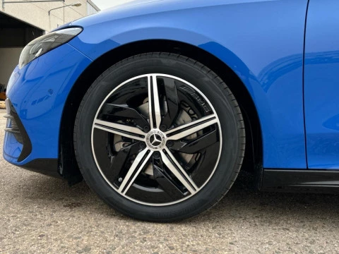 Mercedes-Benz CLA  180 con tecnologia hibrida