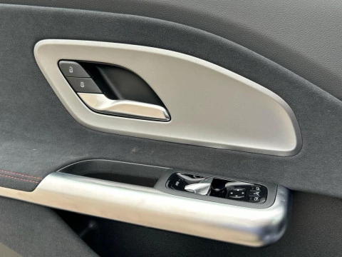 Mercedes-Benz CLA  180 con tecnologia hibrida