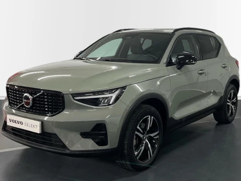 Volvo XC40 XC40 Plus, B3 Mild Hybrid, Gasolina, Dark