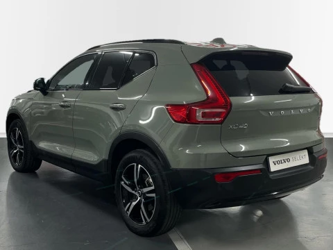 Volvo XC40 XC40 Plus, B3 Mild Hybrid, Gasolina, Dark