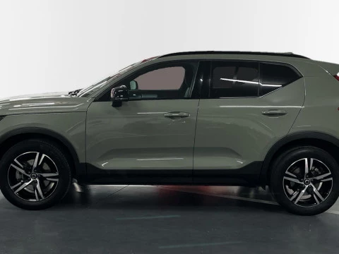 Volvo XC40 XC40 Plus, B3 Mild Hybrid, Gasolina, Dark