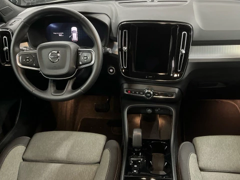 Volvo XC40 XC40 Plus, B3 Mild Hybrid, Gasolina, Dark